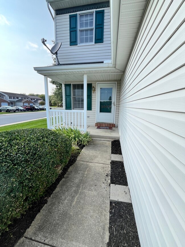 Outside front walk - 2097 Greystone Dr