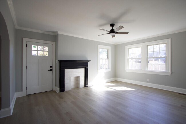 Foto del edificio - 1602 Waverly Ave