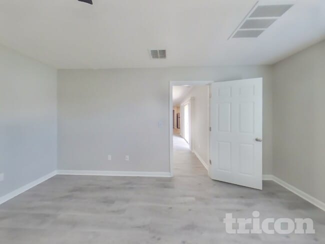 Building Photo - 77009 Birdseye Ct