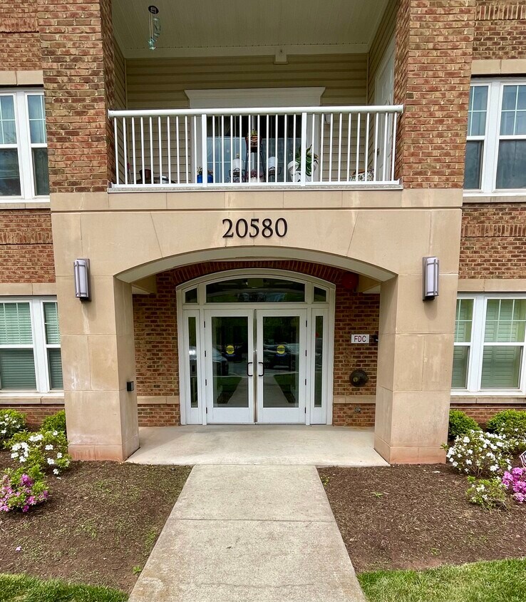 Condo building - 20580 Hope Spring Ter