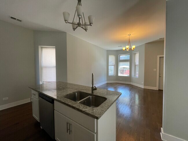 Kitchen - 3634 S Hamilton Ave