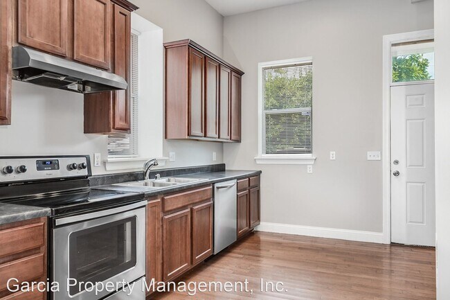 Foto del edificio - 2818-2820 Pennsylvania Ave