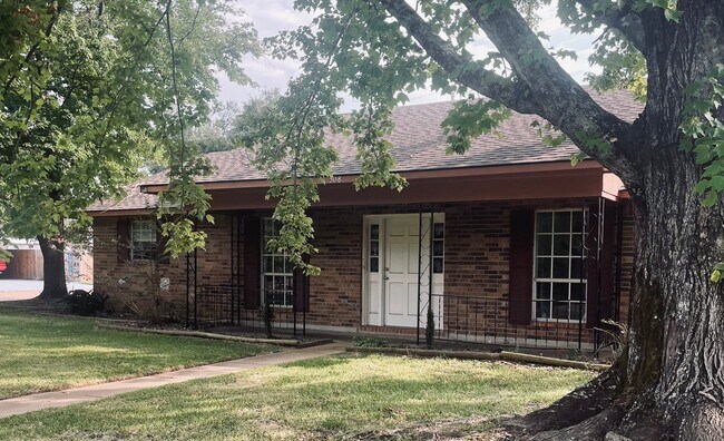 Foto del edificio - 3- Bedroom, 2- Bathroom - Move-In Ready