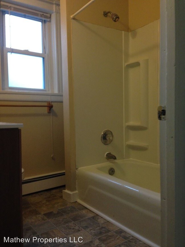 Building Photo - 3 br, 1 bath House - 474 New Dorwart St.