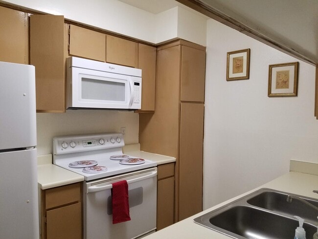 Kitchen - 2822 S Bartell Dr
