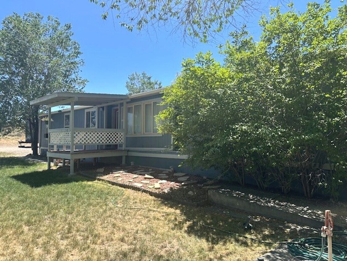 Foto del edificio - Spacious double wide in Kittridge Canyon w...