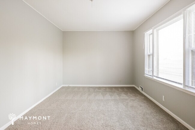 Building Photo - Lovely 3 Bedroom in Raytown
