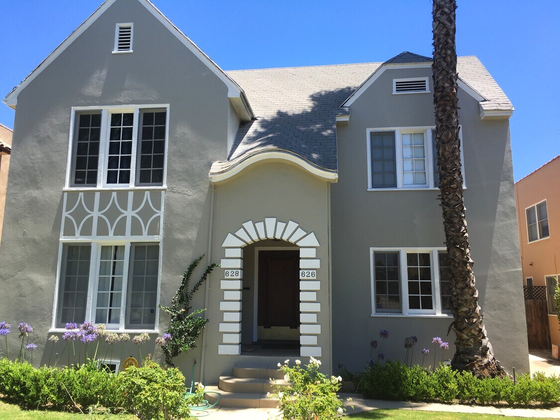 626 N Beachwood Dr, Los Angeles, CA 90004 Townhome Rentals in Los