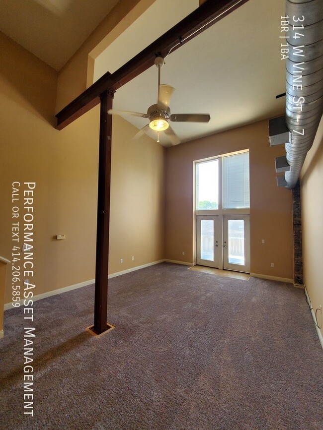 Building Photo - Unique 1BD/1BA Loft Style Condo