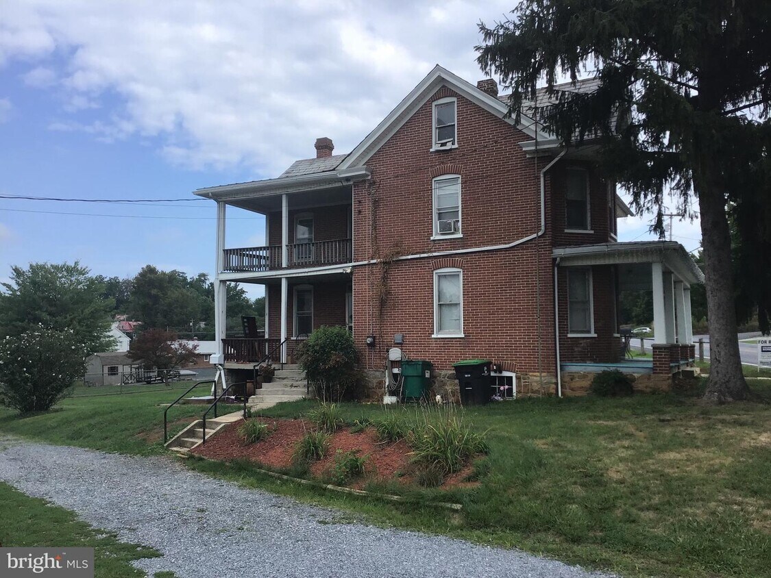 7960 Mentzer Gap Rd, Waynesboro, PA 17268 House Rental in Waynesboro, PA