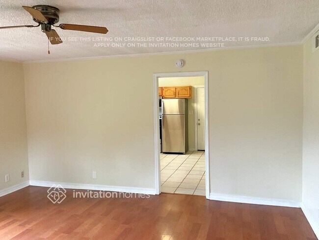 Foto del edificio - 1359 Raymond Dr