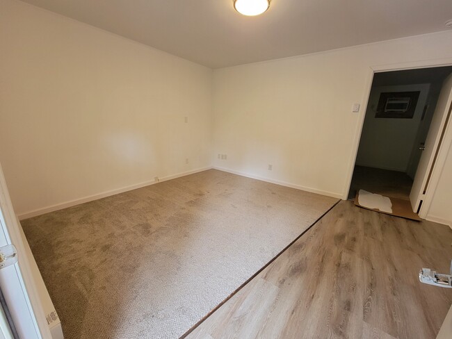 Building Photo - 3300 Starlight Dr