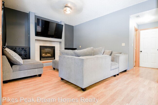 Building Photo - 4 br, 3.5 bath House - 6185 Northwind Drive