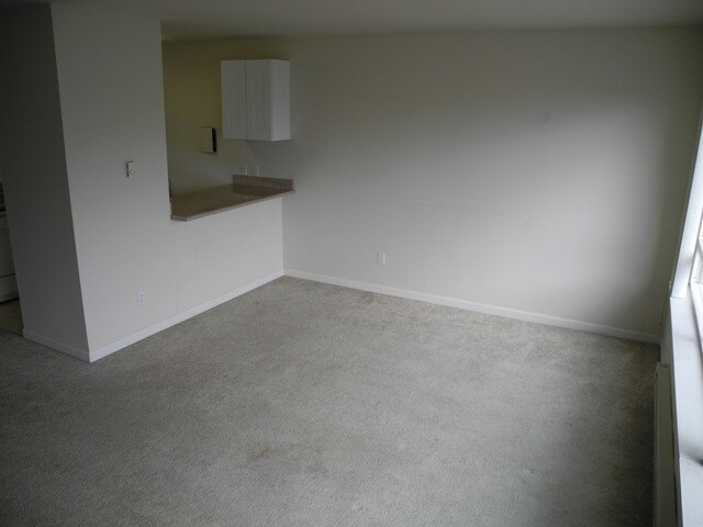 Foto del edificio - 5210 Russell Ave NW