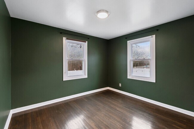 Foto del edificio - 14615 Crescent Dr