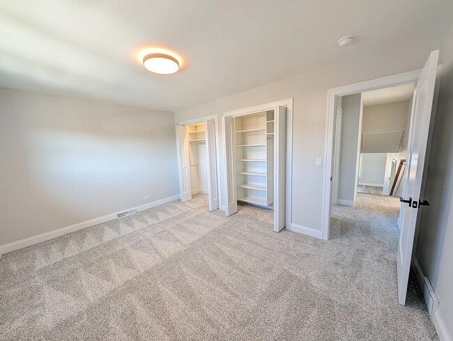 Building Photo - 564 Adele St