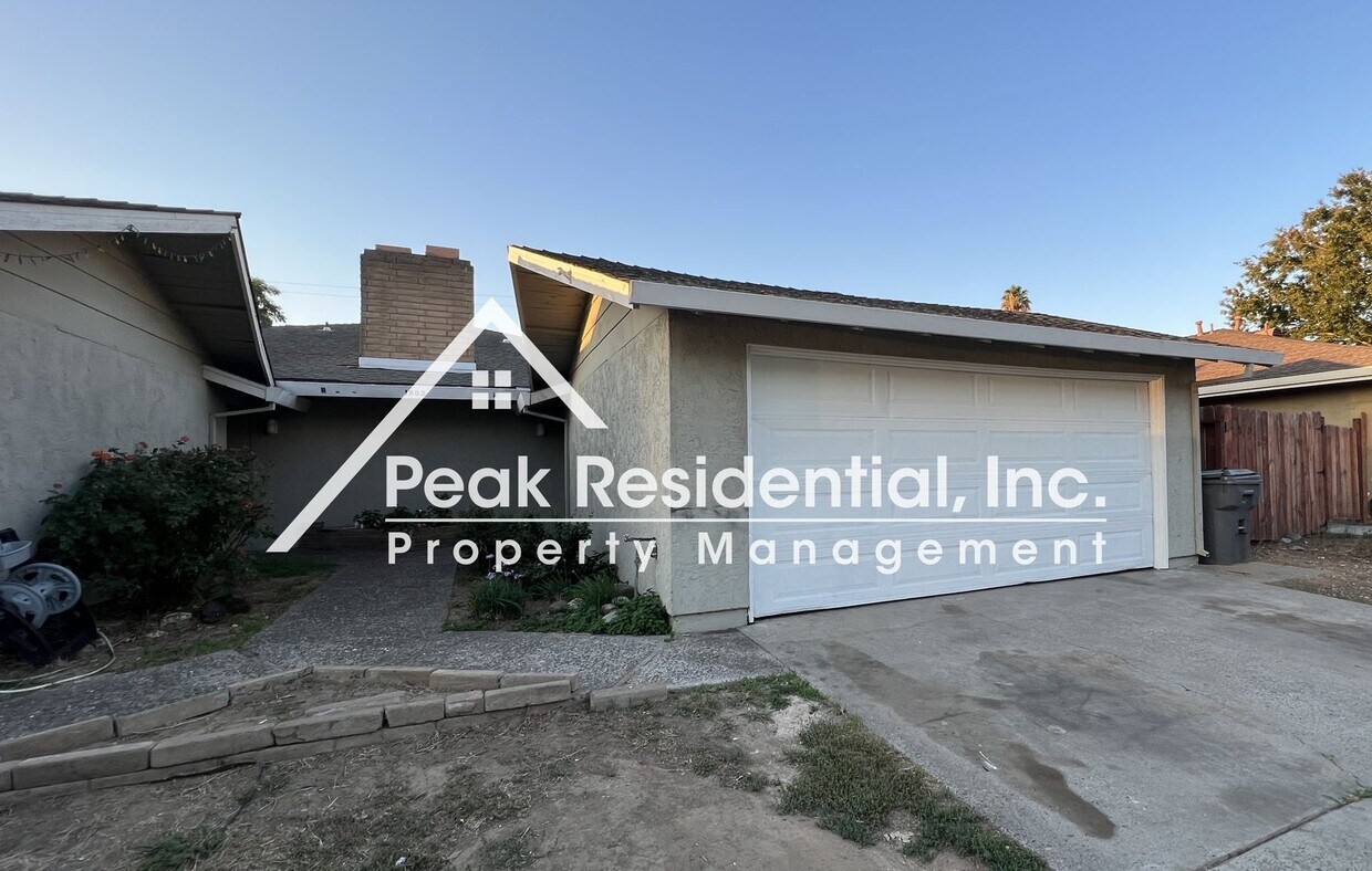 Primary Photo - Updated 3bd/2ba Roseville Duplex with 2 Ca...