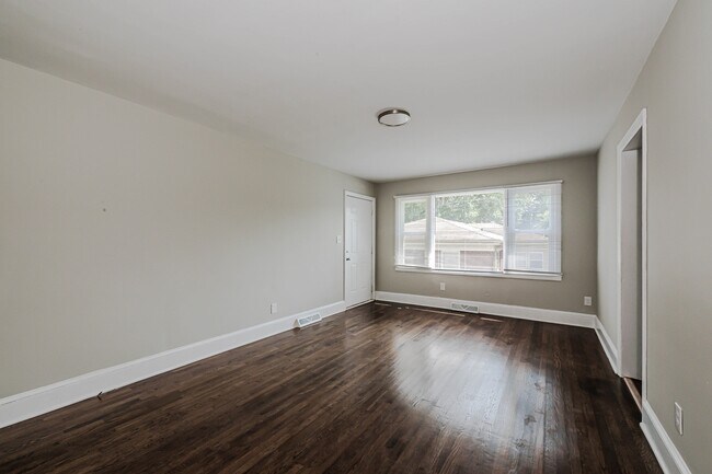 Foto del edificio - 3429 Meredith Ave