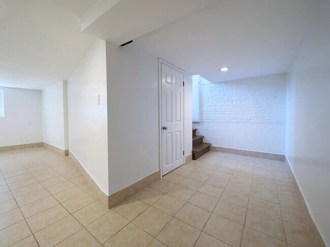 Entrada a la sala de estar - 4324 W Parker Ave