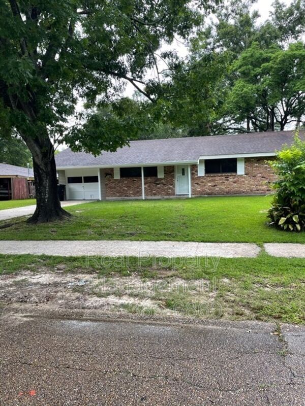 Foto principal - 2351 Sweetleaf St