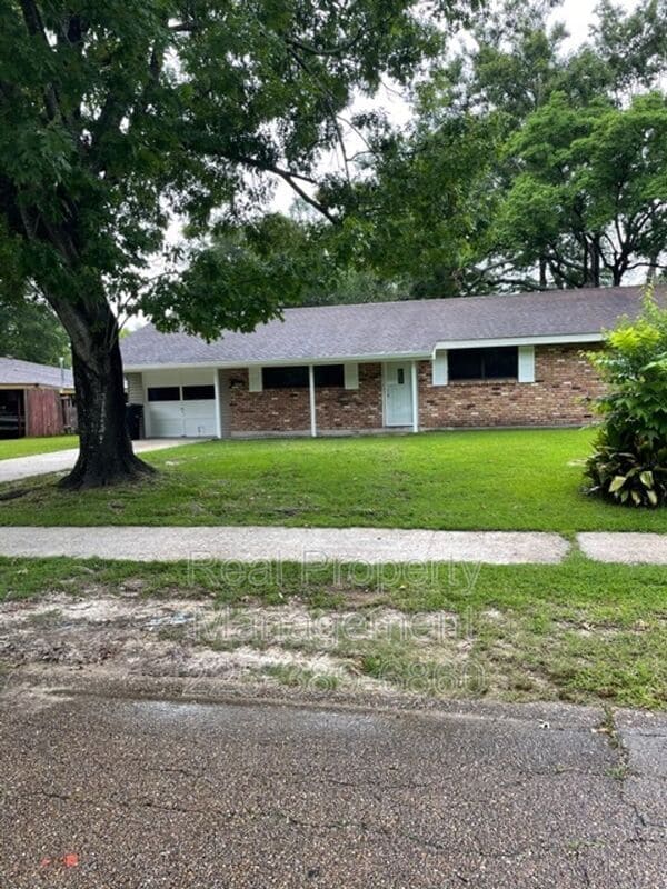 Building Photo - 2351 Sweetleaf St