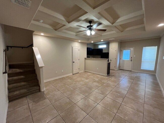 Foto del edificio - 7014 Donovan Way #103, San Antonio, TX. 78244