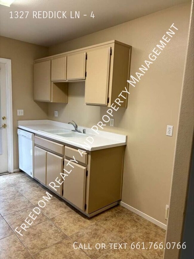 Building Photo - 1327 Reddick Ln