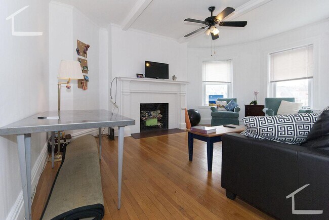 Foto del edificio - Get a $1,000 Utility Rebate this month! Fantastic Spacious Apt w Ht/HW Included in Rent!