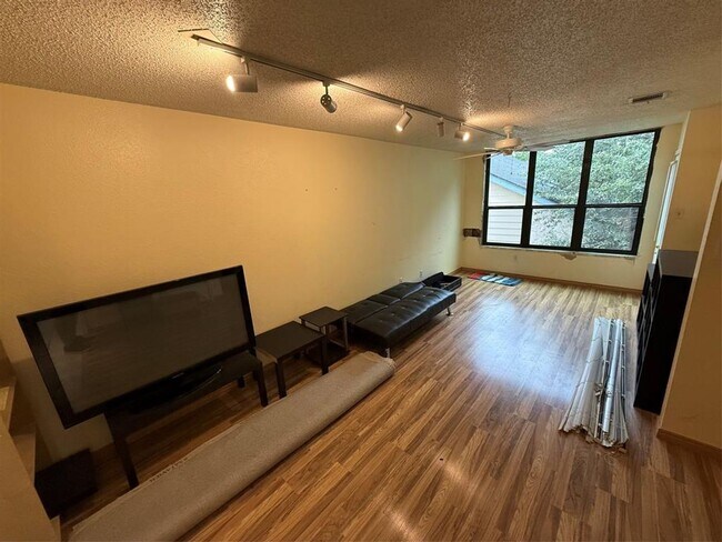Foto del edificio - Stoneleigh Condominiums