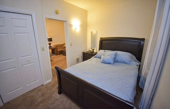 Foto del edificio - 40 Seneca Creek Rd