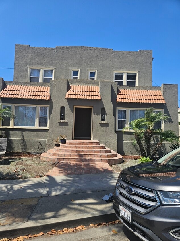 Foto principal - 4717 E Livingston Dr