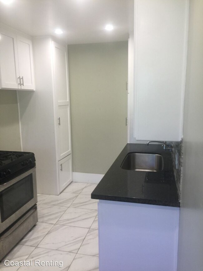 Foto del edificio - 3428 E 1st St