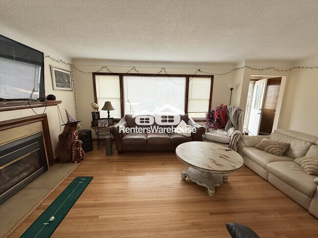 Foto del edificio - 3249 Blackstone Ave