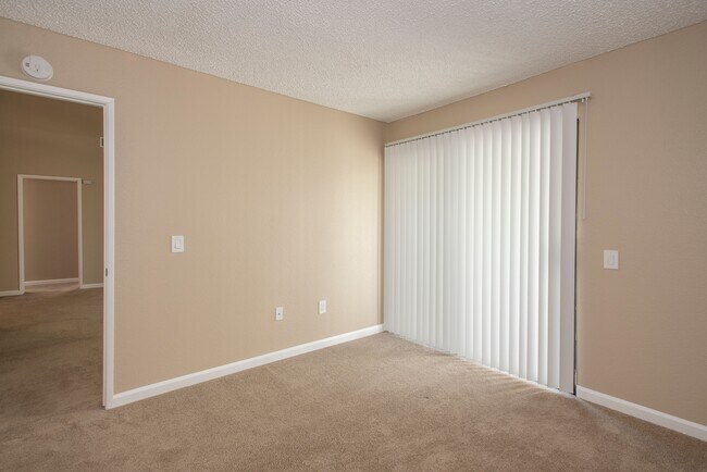 Bedroom - Huntcliffe Apartments