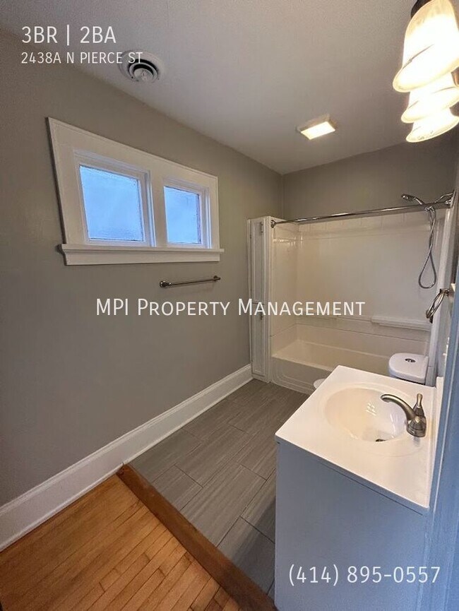 Foto del edificio - 2438A N. Pierce Street - 3 Bedroom, 2 Bath...