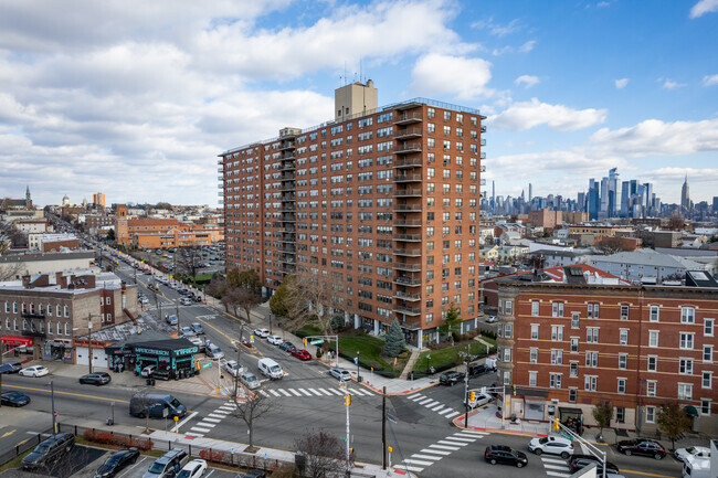 Foto del edificio - Lenox Residential