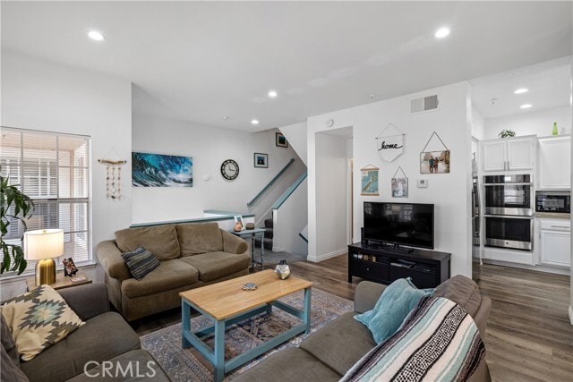 Building Photo - 14049 Lemoli Ave