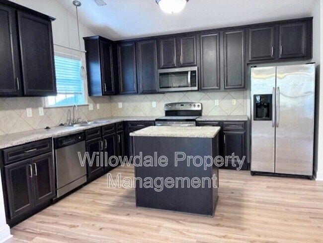 Building Photo - 1016 Bridlemine Dr