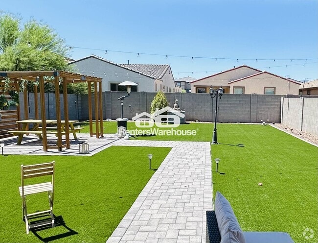 Building Photo - 5621 W Rainwater Dr