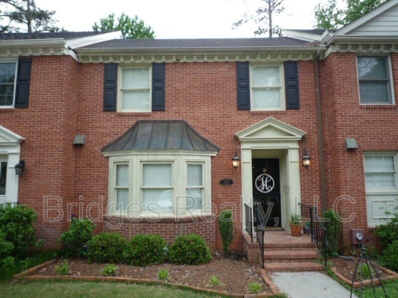 Primary Photo - 659 Crown Point Dr