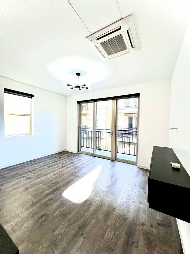 Foto del edificio - Beautiful 2 Bedroom 2 Bath at the Mills on...