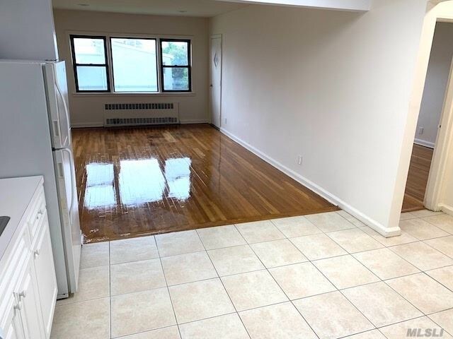 Foto del edificio - 421 W Broadway