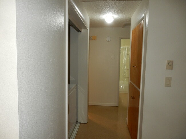 Building Photo - 1518 Sunrise Manor Way