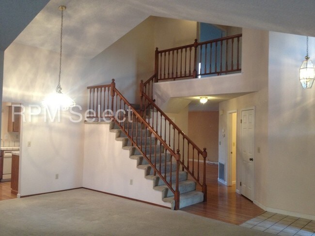 Foto del edificio - 616 Greystone Dr