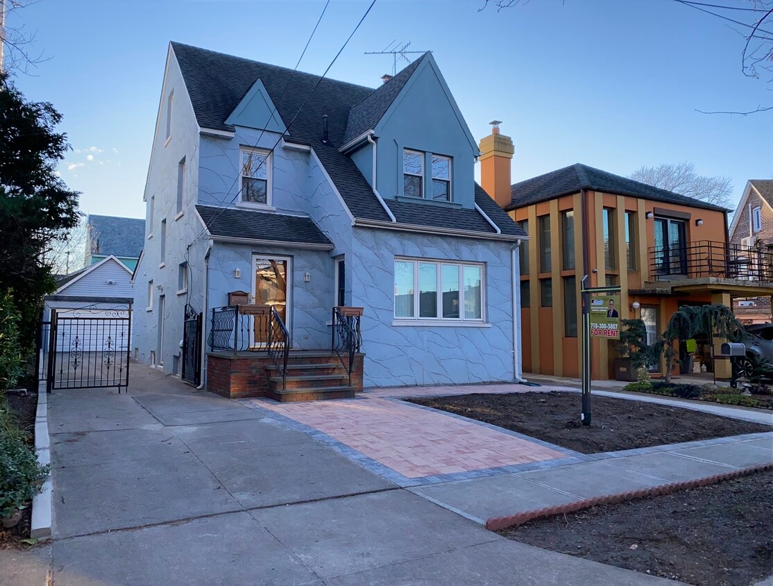 Primary Photo - 6316 Carlton St