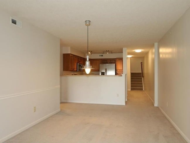 Building Photo - 7152 English Dr