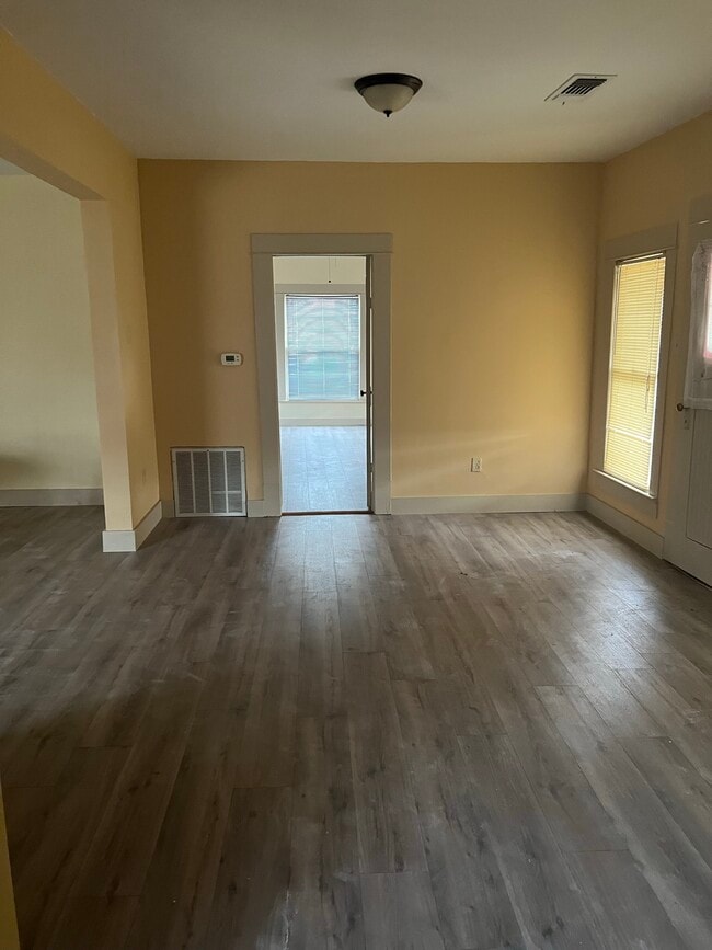 Building Photo - 111 Cincinnati Ave