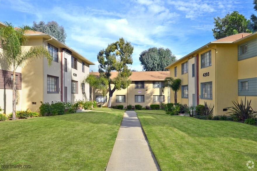 Santa Rosalia Apartment Homes
