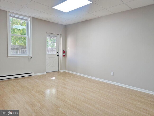 Foto del edificio - 110 N Main St