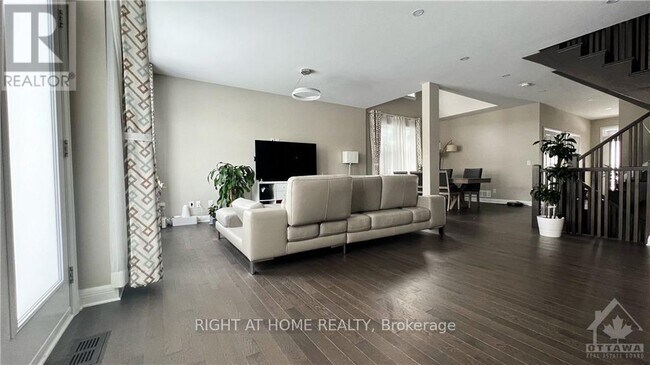 Building Photo - 505 Breccia Heights
